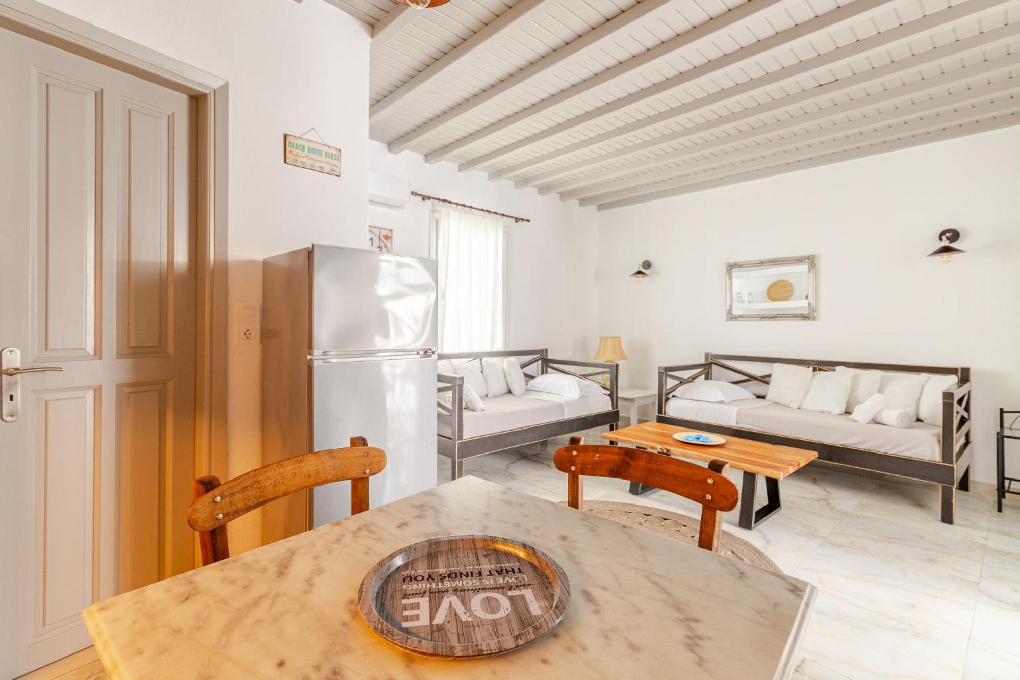 Elenitas Beach House In Ornos Eksteriør bilde